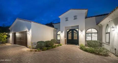 8519 E Regina Cir, Mesa, AZ 85207