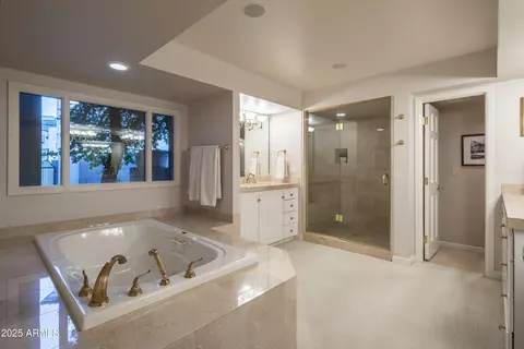 Bath - 3439 E Tonto Dr, Phoenix, AZ 85044 photo 1 of 1