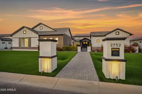 2752 E Pelican Ct, Gilbert, AZ 85297