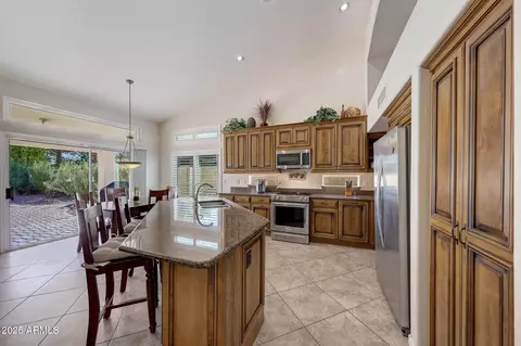 3439 E Topeka Dr, Phoenix, AZ 85050 photo 12