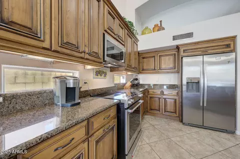 3439 E Topeka Dr, Phoenix, AZ 85050 photo 13