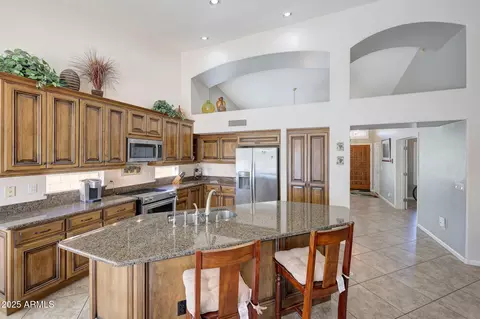 3439 E Topeka Dr, Phoenix, AZ 85050 photo 4