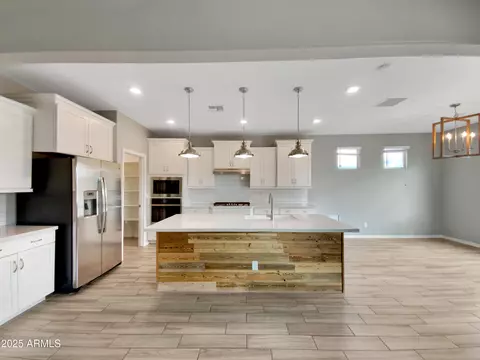 Kitchen - 10211 E Wavelength Ave, Mesa, AZ 85212 photo 1 of 3