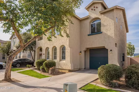 402 N 66th Ln, Phoenix, AZ 85043