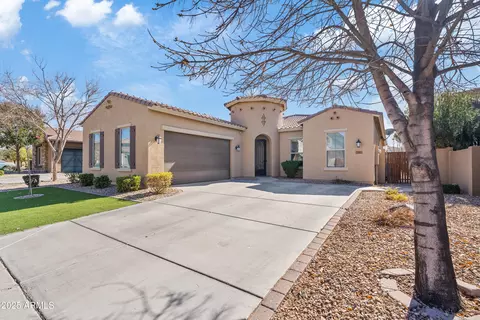 2867 E Citadel Ct, Gilbert, AZ 85298 photo 3