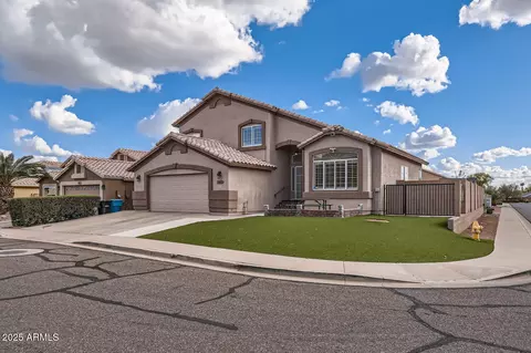 2407 E Taro Ln, Phoenix, AZ 85050