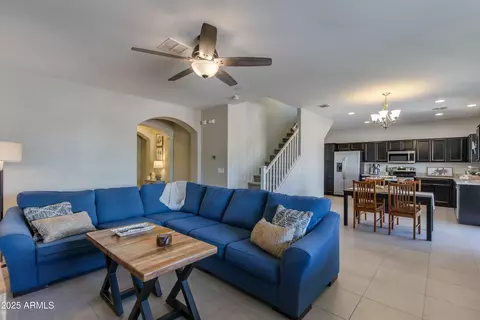 Living - 852 E Gary Ln, Phoenix, AZ 85042 photo 2 of 2