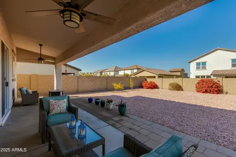 Exterior - 852 E Gary Ln, Phoenix, AZ 85042 photo 3 of 4