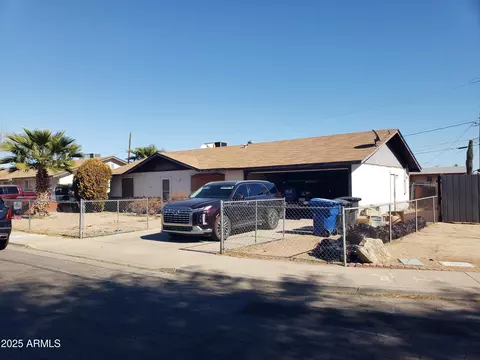 921 S Pioneer --, Mesa, AZ 85204