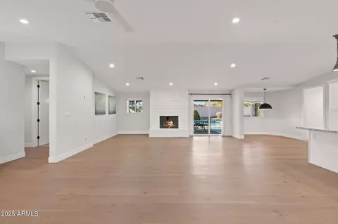 Living - 4450 N 54th St, Phoenix, AZ 85018 photo 2 of 3