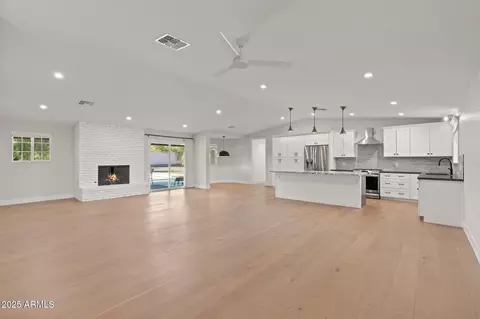 Living - 4450 N 54th St, Phoenix, AZ 85018 photo 1 of 3