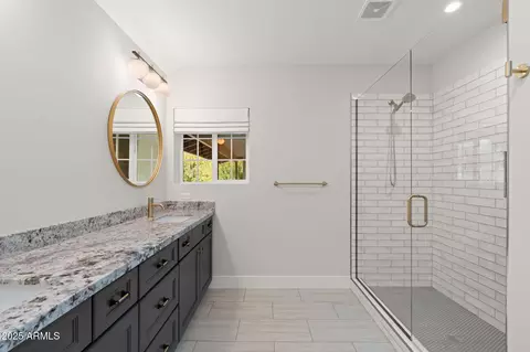 Bath - 4450 N 54th St, Phoenix, AZ 85018 photo 1 of 6