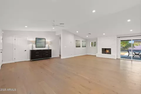 Living - 4450 N 54th St, Phoenix, AZ 85018 photo 3 of 3