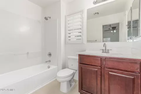 Bath - 3883 E Santa Fe Ln, Gilbert, AZ 85297 photo 2 of 3