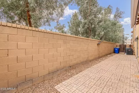 Exterior - 3883 E Santa Fe Ln, Gilbert, AZ 85297 photo 3 of 6