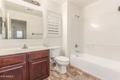 Bath - 3883 E Santa Fe Ln, Gilbert, AZ 85297 photo 3 of 3
