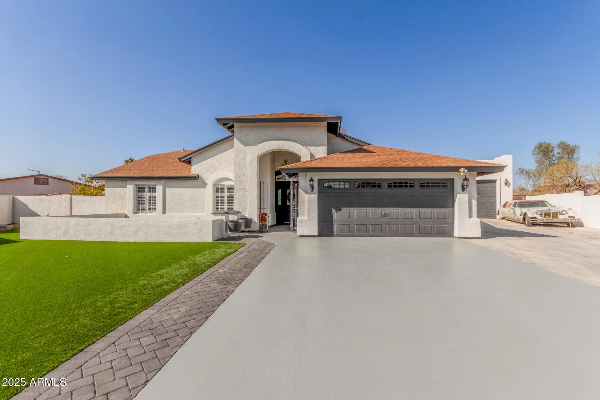 3450 N 67th Dr, Phoenix, AZ 85033 | MLS# 6814553 | 43 Photos - Movoto