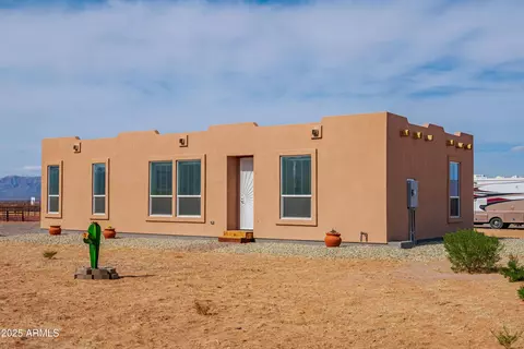 52106 W Cloud Rd, Aguila, AZ 85320