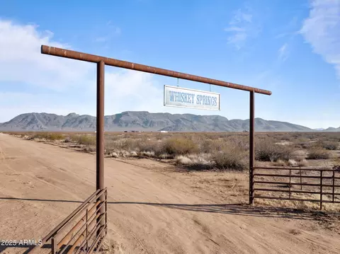 XXX1 Pearls View -- #41, Aguila, AZ 85320