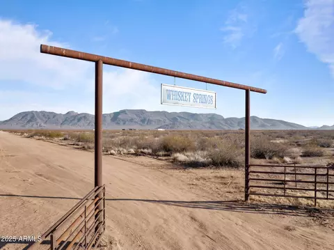 XXX3 Pearls View -- #49, Aguila, AZ 85320