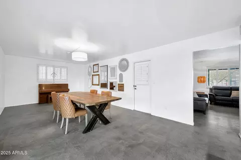 2444 E Del Rio Dr, Tempe, AZ 85282 photo 6
