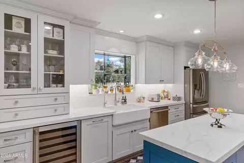 Kitchen - 402 W Augusta Ave, Phoenix, AZ 85021 photo 3 of 6
