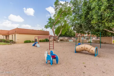 Exterior - 1631 E Dunbar Dr, Tempe, AZ 85282 photo 4 of 5
