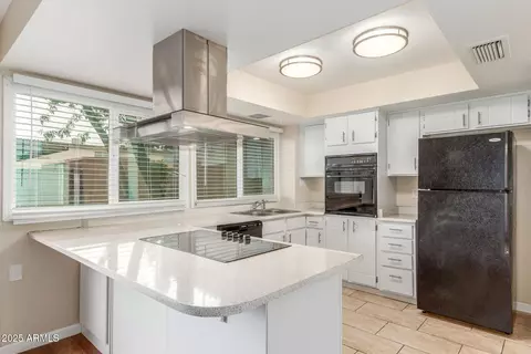 Kitchen - 1631 E Dunbar Dr, Tempe, AZ 85282 photo 1 of 2