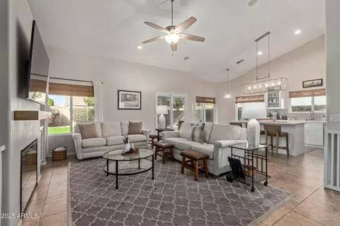 4220 E Thistle Landing Dr, Phoenix, AZ 85044 photo 5