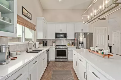 4220 E Thistle Landing Dr, Phoenix, AZ 85044 photo 8