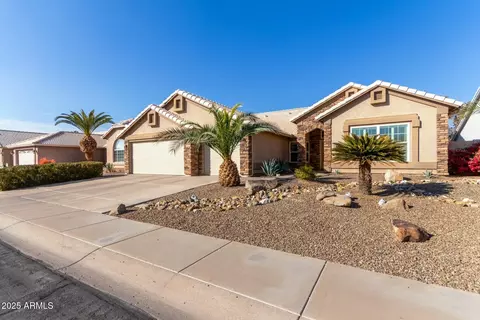 4220 E Thistle Landing Dr, Phoenix, AZ 85044 photo 2