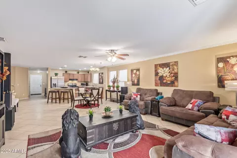 3209 W Apollo Rd, Phoenix, AZ 85041 photo 9