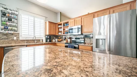Kitchen - 1022 E Hiddenview Dr, Phoenix, AZ 85048 photo 2 of 4