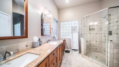 Bath - 1022 E Hiddenview Dr, Phoenix, AZ 85048 photo 2 of 3