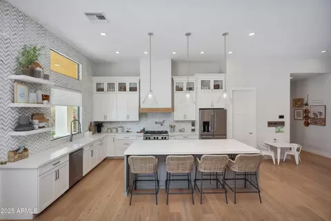 Kitchen - 1410 E Blue Ridge Ct, Phoenix, AZ 85086 photo 3 of 7