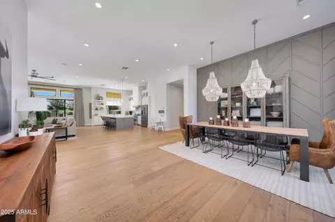 Dining - 1410 E Blue Ridge Ct, Phoenix, AZ 85086 photo 2 of 3