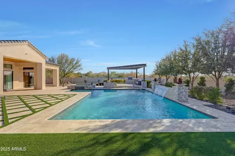 Exterior - 1410 E Blue Ridge Ct, Phoenix, AZ 85086 photo 6 of 13