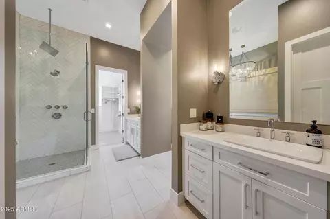 Bath - 1410 E Blue Ridge Ct, Phoenix, AZ 85086 photo 1 of 9
