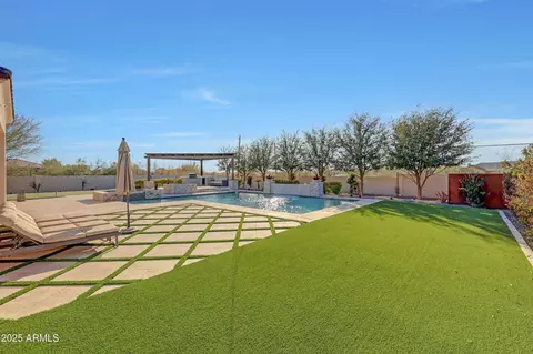Exterior - 1410 E Blue Ridge Ct, Phoenix, AZ 85086 photo 5 of 13