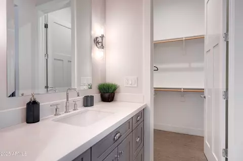 Bath - 1410 E Blue Ridge Ct, Phoenix, AZ 85086 photo 7 of 9