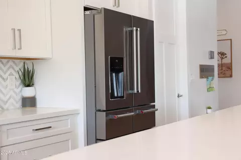 Kitchen - 1410 E Blue Ridge Ct, Phoenix, AZ 85086 photo 7 of 7