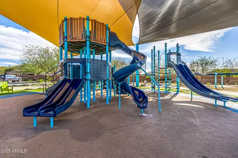 View/Area - 3320 E Tina Dr, Phoenix, AZ 85050 photo 4 of 7