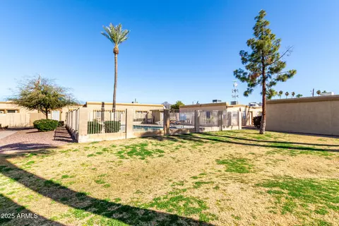 Exterior - 4738 N 14th St, Phoenix, AZ 85014 photo 2 of 6