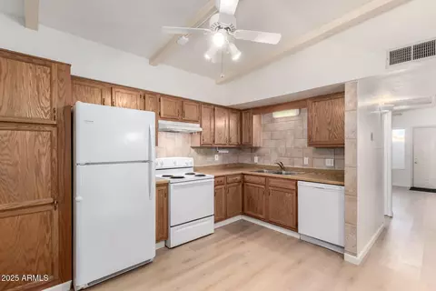 Kitchen - 4738 N 14th St, Phoenix, AZ 85014 photo 2 of 2