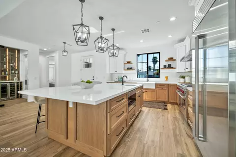 Kitchen - 12 E Northview Ave, Phoenix, AZ 85020 photo 3 of 4