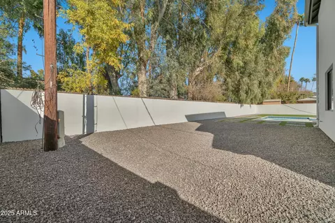 Exterior - 12 E Northview Ave, Phoenix, AZ 85020 photo 3 of 15