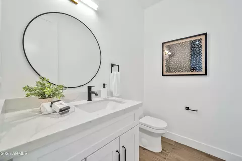 Bath - 12 E Northview Ave, Phoenix, AZ 85020 photo 10 of 10