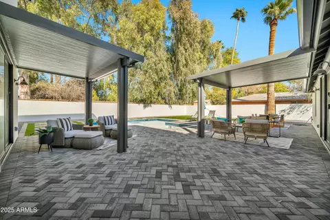 Exterior - 12 E Northview Ave, Phoenix, AZ 85020 photo 9 of 15
