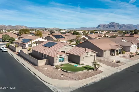 11332 E Des Moines Cir, Mesa, AZ 85207 photo 2