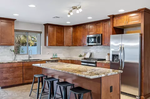 2302 W Anderson Ave, Phoenix, AZ 85023